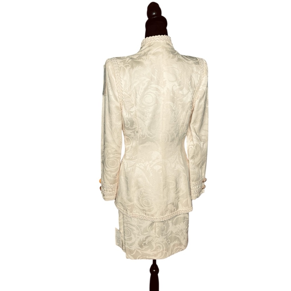Patricia Rhodes Vintage Cream Brocade Suit SZ:10
Long Sleeve Military Inspired. - Picture 2 of 16